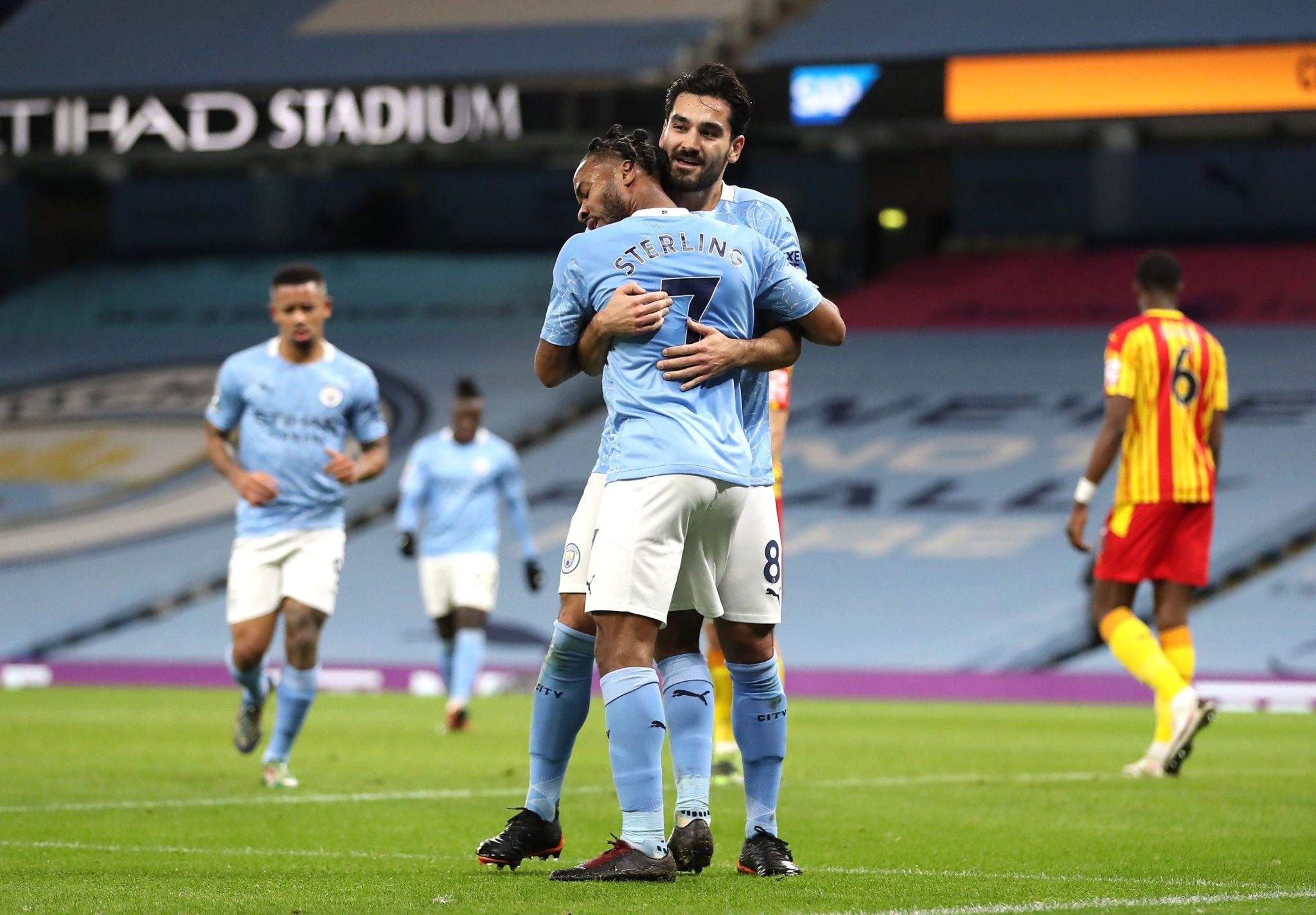 次进攻都在 次进攻都在